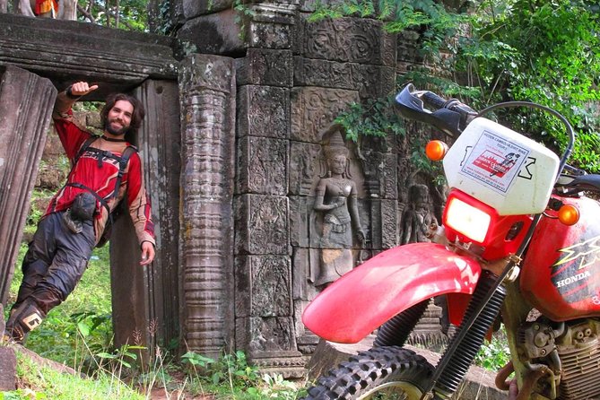 DB Siem Reap Half Day Dirt Bike Tour School - Following dirt, sand, gravel, and mud toward the temple