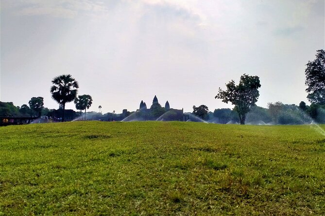 Discover Cambodia 8 Days from Siem Reap to Koh Trong -Phnom Penh - Day 6: Villages, pagodas, and Skun’s unusual market