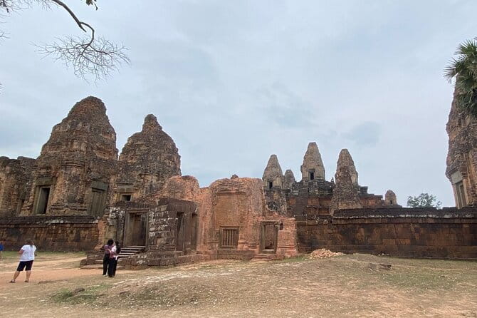 Exclusive Angkor temples and Small group temples tours - What the guide and driver add