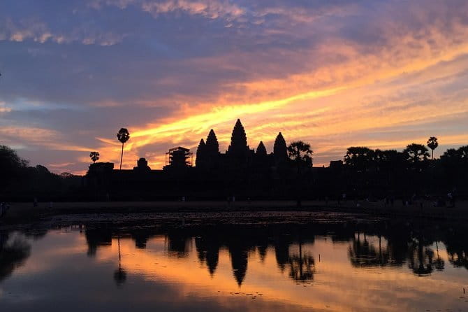 Explore Angkor Sunrise Spectacle a Full Day Temples Tour - A private vehicle makes a long day easier