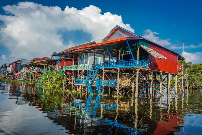 Explore The Kampong Pluk Floating Village - Who will appreciate this five-hour outing