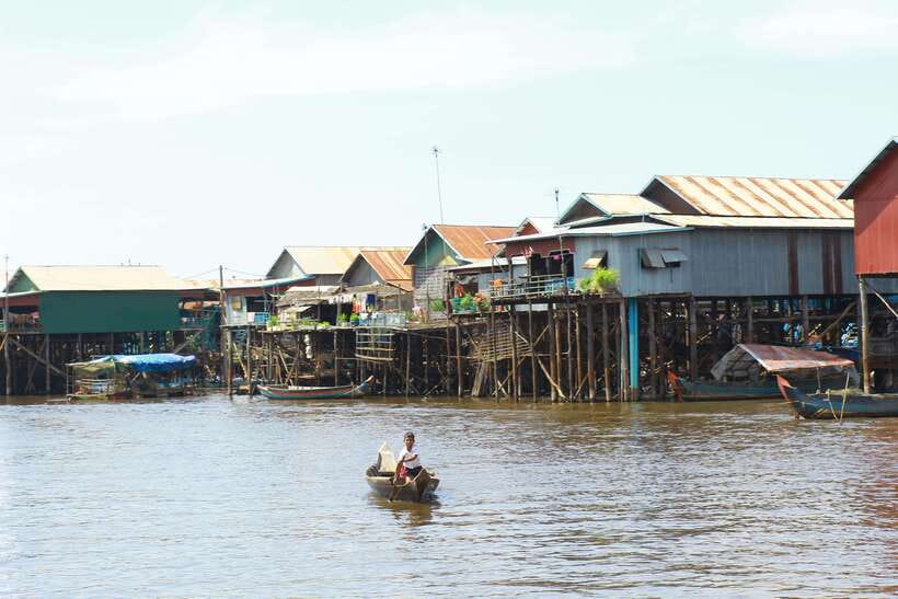 Exploring the Enchanting Kampong Phluk Floating Village - Ro Lus Market sets the tone
