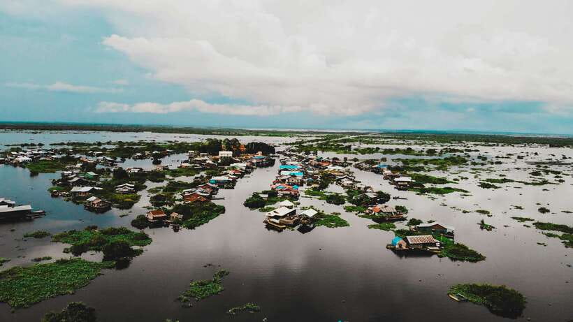Floating Village and Tonlé Sap Sunset Tour - Dry season, rainy season, and the road question