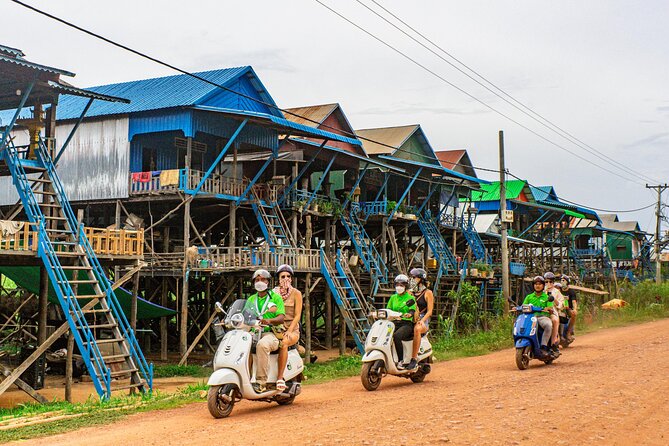 Floating Village Sunset boat Vespa Tour / Tuk Tuk Available - Wat Po Banteaychey and the quieter temple stop