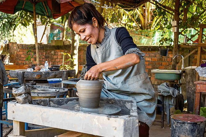 FREE Siem Reap Market & Local Temple Tour - Finishing with a drink and small souvenirs