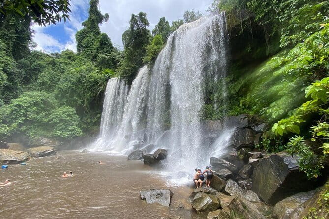 FREE Siem Reap Market & Local Temple Tour - Group size, guide support, and pace