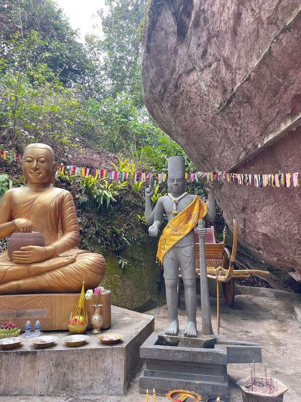 From Siem Reap: Banteay Srei and Kulen Waterfall Guided Tour - The River of 1000 Lingas, carved into the watercourse