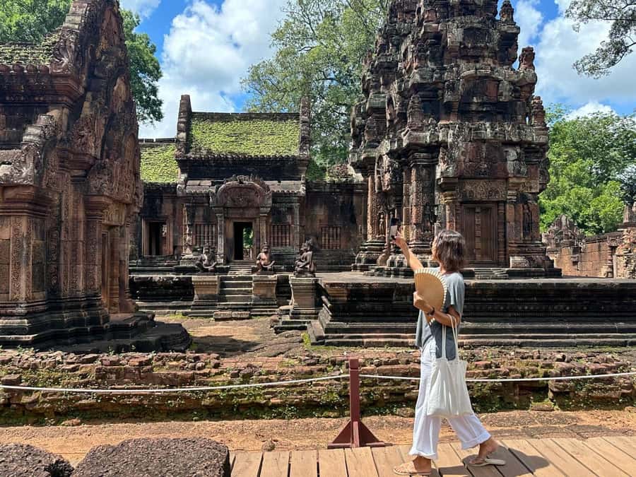 From Siem Reap: Banteay Srei Temple & Grand 5 Temple Tour - Neak Poan turns the temple visit into a water story