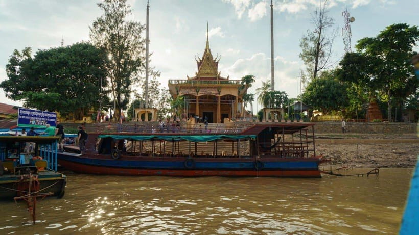 From Siem Reap: Kampong Phluk Floating Village Tour by Boat - Boarding the boat toward Tonle Sap
