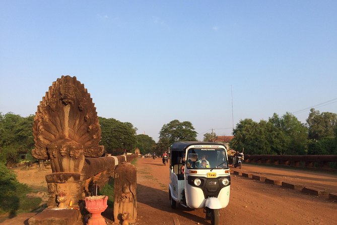 Full-Day Angkor Temple Discovery with Banteay Srei by Tuk-Tuk - The long ride toward Banteay Srei