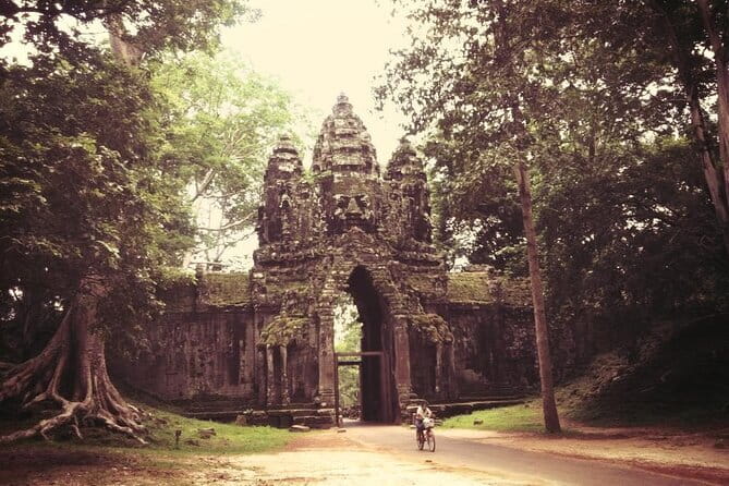 Full-Day Angkor Wat & All Must-See with Banteay Srei Private Tour - Banteay Srei rewards the long ride