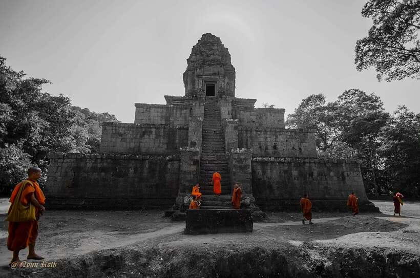 Full-Day Angkor Wat Sunrise and Sunset Private Tour - Bayon and the stone faces of Angkor Thom