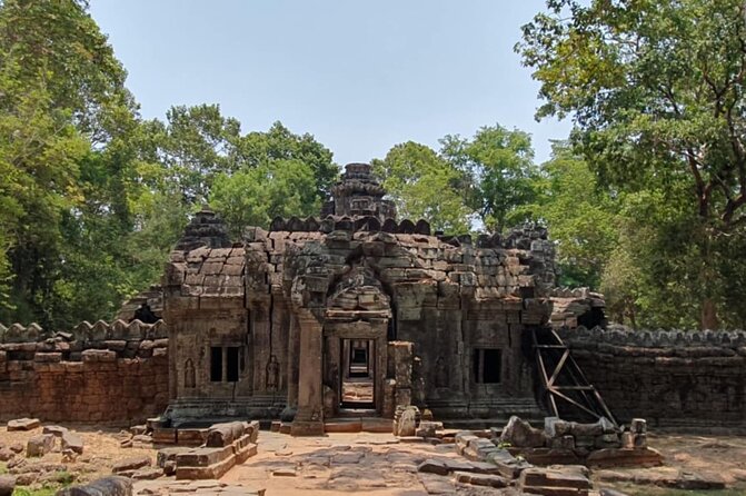 Full Day Angkor Wat Temples Tour with Pickup - Angkor Wat, the essential first stop