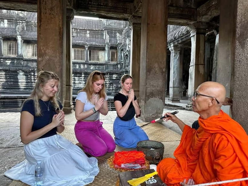Full-Day Explore Angkor Temples Sunset Tour (with Lunch) - Lunch at Srah Srang keeps the day moving