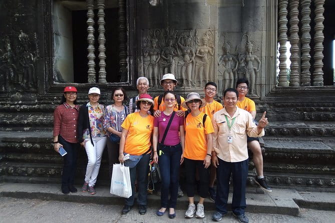 Full-Day Guided Bicycle Tour in Angkor Wat Temple - A Cambodian lunch near the temples