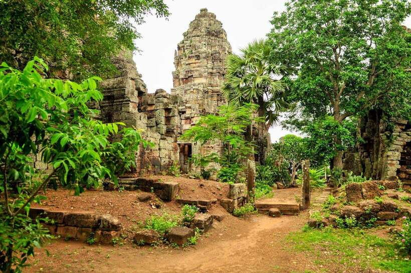Full-day: Original bamboo train, Wat Banan, Phnom Sampov - A full day that shows Battambang beyond the center