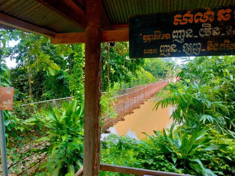 Full-day: Original bamboo train, Wat Banan, Phnom Sampov - Wat Banan and its ancient hilltop stairs