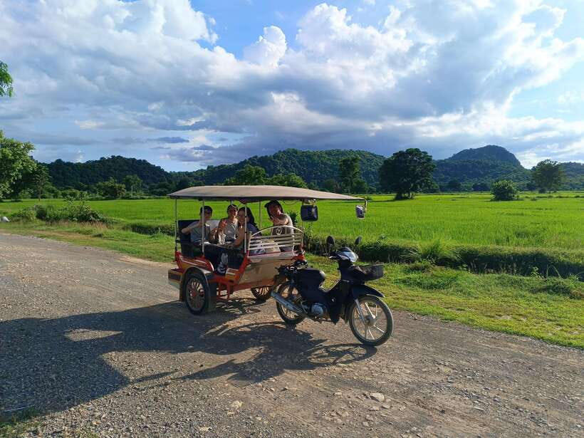 Full-day: Original bamboo train, Wat Banan, Phnom Sampov - Countryside stops between Wat Banan and Phnom Sampov