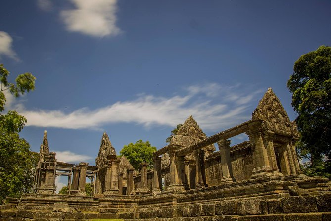 Full-Day Preah Vihear, Koh Ker and Beng Mealea Private Tour - Reaching Preah Vihear above the forest