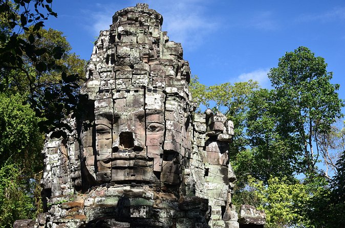 Full-Day Private Tour of Angkor Wat with Pick Up - What the guide adds to the experience