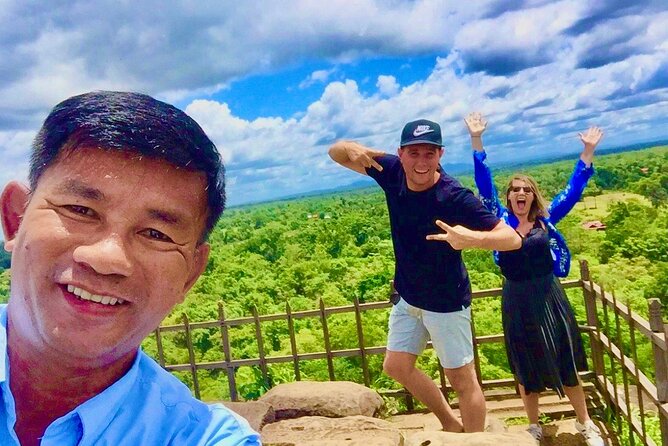 Full-Day Private Tuk Tuk Tour of Angkor Wat Temples - Timing, food, and what to carry