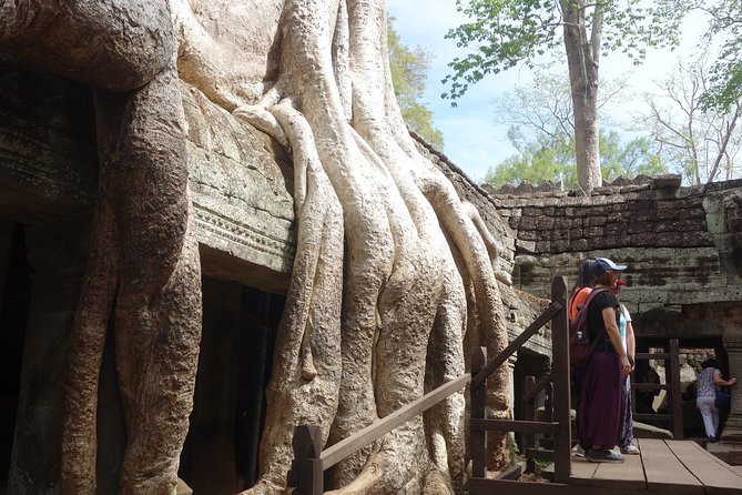 Full-Day Siem Reap Angkor Major Temples Private Tour - Phimeanakas shows the old royal center