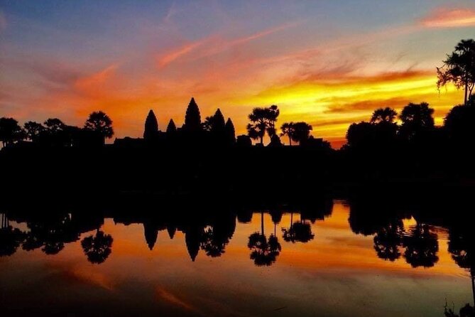 Golden Hours: Angkor wat sunrise photography tour with a pro! - Breakfast after the first temple