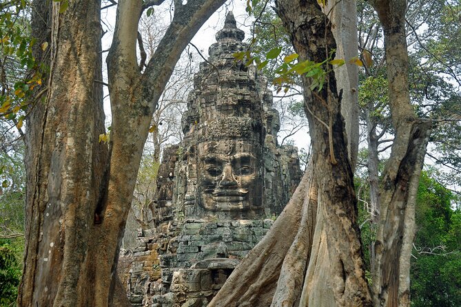 Guided Private Tuk Tuk Tour Angkor Wat and Small Circle and Five Extras - The Victory Gate and the 3.5-kilometre Angkor Thom walk