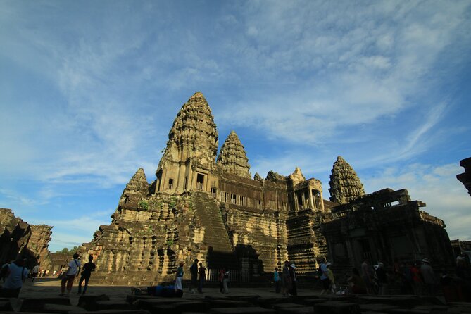 Half Day Angkor Wat Tour - Angkor Wat, three hours inside the main attraction