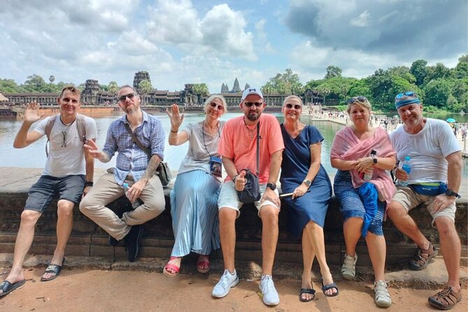 Half Day Angkor Wat Tour - Morning or Afternoon from Siem Reap - Angkor Wat: a grand first stop