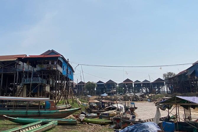 Half Day Kampong Phluk Floating Village and Flooded Forest Tour - Entering the flooded forest by boat