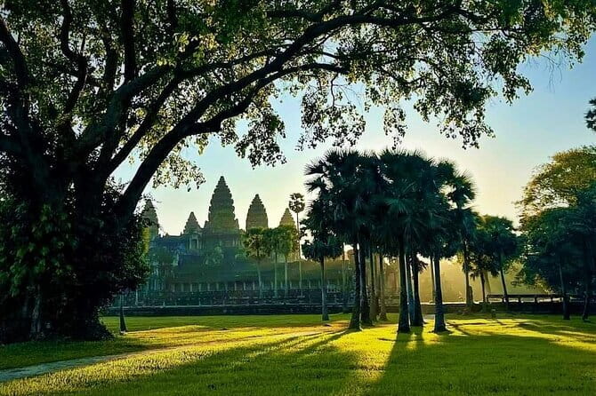Half-Day Preah Khan and Neak Pean Temples from Siem Reap - Who should book this half-day tour
