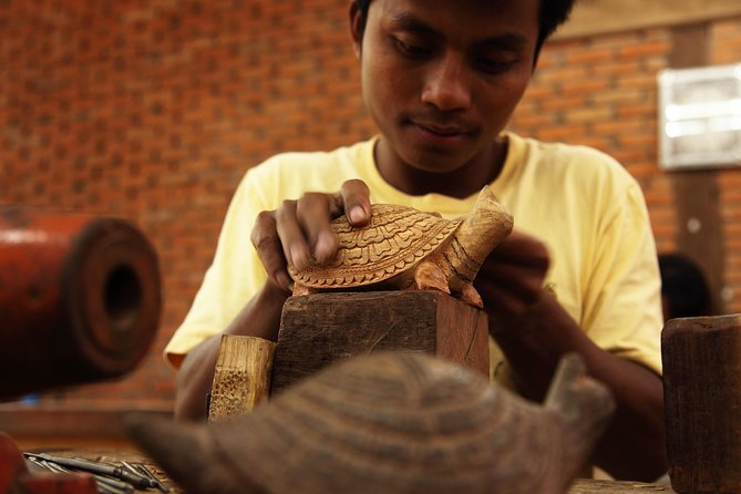 Half Day War Museum Siem Reap Killing Fields and Artisans Angkor - Cambodia’s War Museum and three decades of conflict