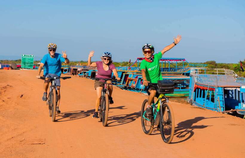 Kampong Phluk: Floating Village Sunset Bike Tour or E-Bike - Reaching Kampong Phluk and its tall stilt homes