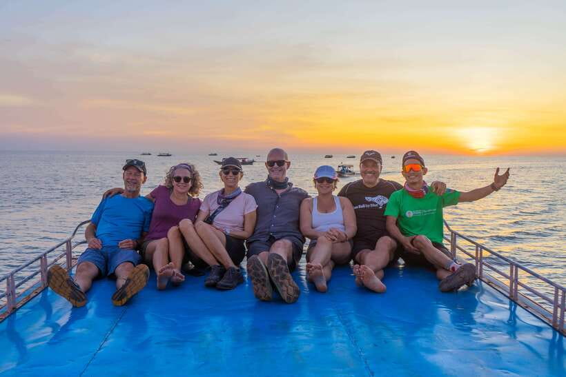 Kampong Phluk: Floating Village Sunset Bike Tour or E-Bike - Seeing village life from the boat