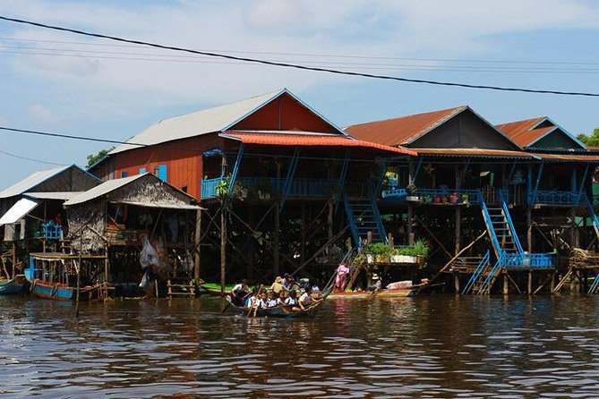 Kampong Phluk Floating Village & Sunset Lake Canoe Tour - Arriving at the stilted village