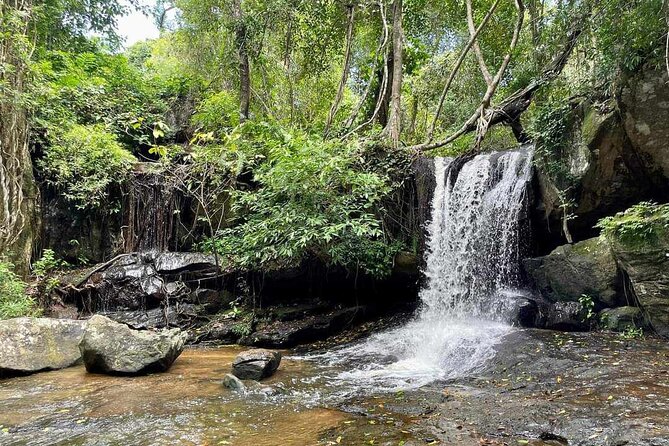 Kbal Spean Lingar River, Banteay Srei Temple & Pre Rup Tour - Banteay Srei and its pink sandstone detail