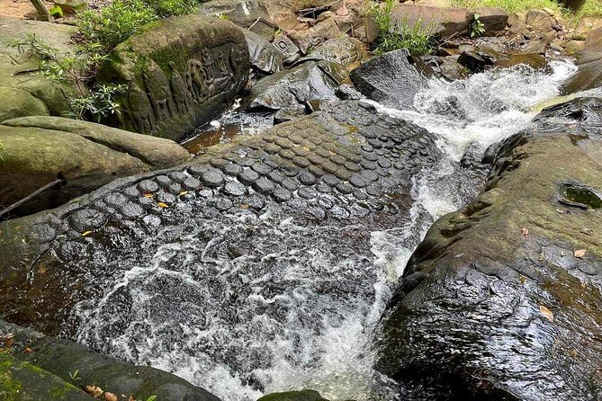 Kbal Spean Lingar River, Banteay Srei Temple & Pre Rup Tour - What the guide service is like