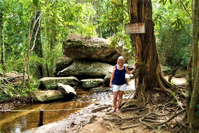 Kbal Spean Trekking Tour with Banteay Srei and Landmine Museum - What the private format changes