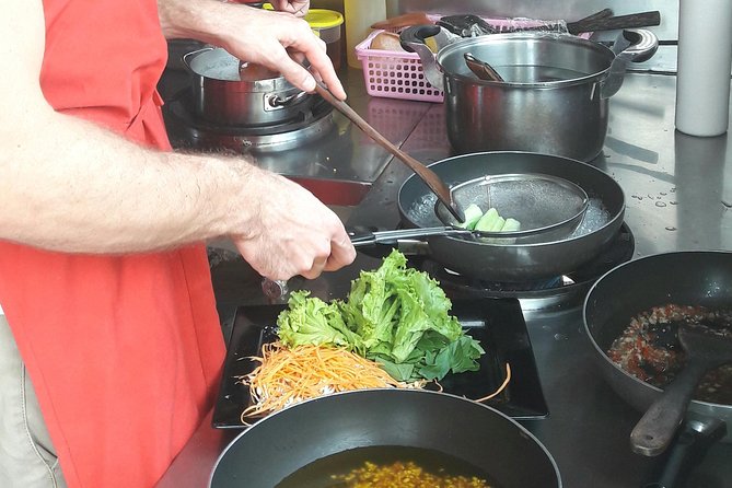 Khmer Gourmet Cooking Class - A step-by-step cooking lesson