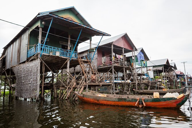 Kompong Phluk Floating Village Half-Day Tour ( Morning / Sunset ) - The best season and the biggest drawback