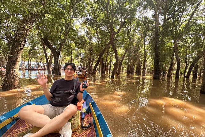 Kompong Phluk Floating village & Mangrove forest cruise - The mangrove canoe ride and its seasonal catch