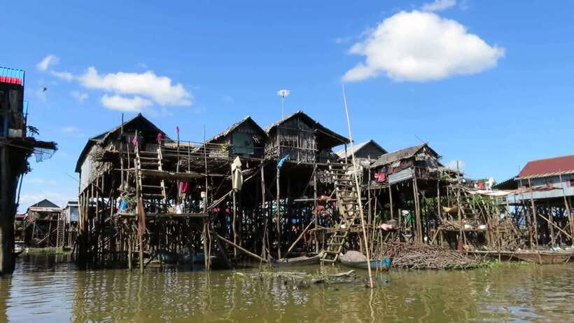 Kompong Phluk Floating Village Tour from Siem Reap - Schools, homes, and the pagoda