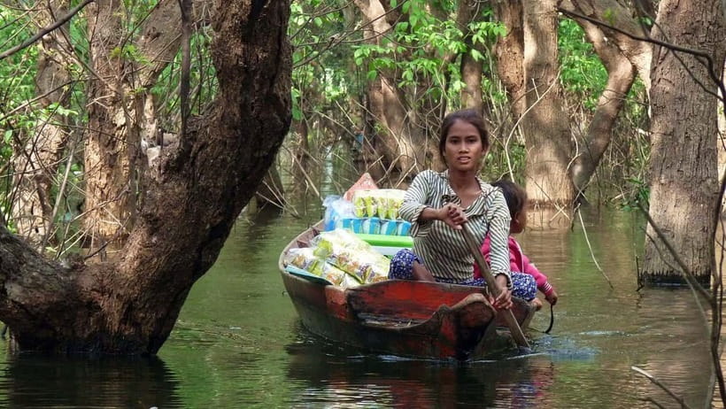 Kompong Phluk Floating Village Tour from Siem Reap - Out onto the great Tonlé Sap