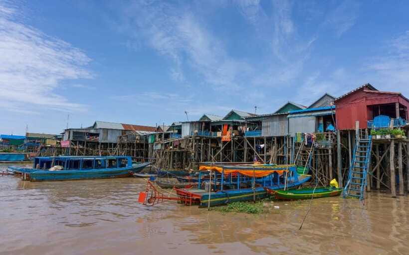 Kompong Pluk Tour - Sunset at the floating cafe