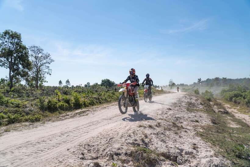 Krong Siem Reap: Kulen Mountain Trails Dirt Bike Adventure - A local lunch and a chance to slow down