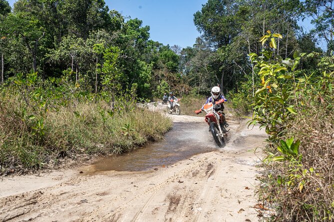Kulen Mountain Trails Dirt Bike Tour - Srah Damrei and its stone elephants