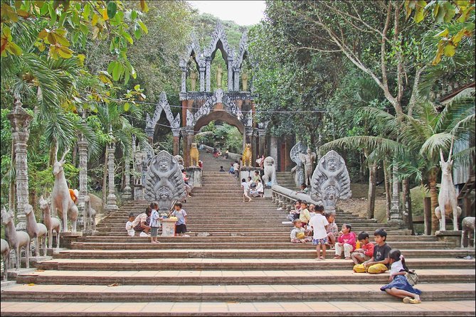 Kulen Waterfall and 1000 Lingas River Private Tour - The reclining Buddha at the mountain summit