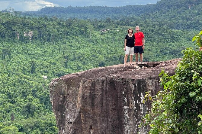 Kulen Waterfall Day Tour with Snacks Small-Group - Preah Ang Thom and the eight-meter Buddha