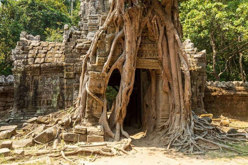 Luxury Private 2-Day Angkor Wat with English or German Guide - Cost, temple passes, and who gets the best value